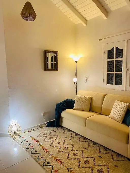 Casa de Férias Gite De La Dorade Au Coeur Du Papillon Baie-Mahault
